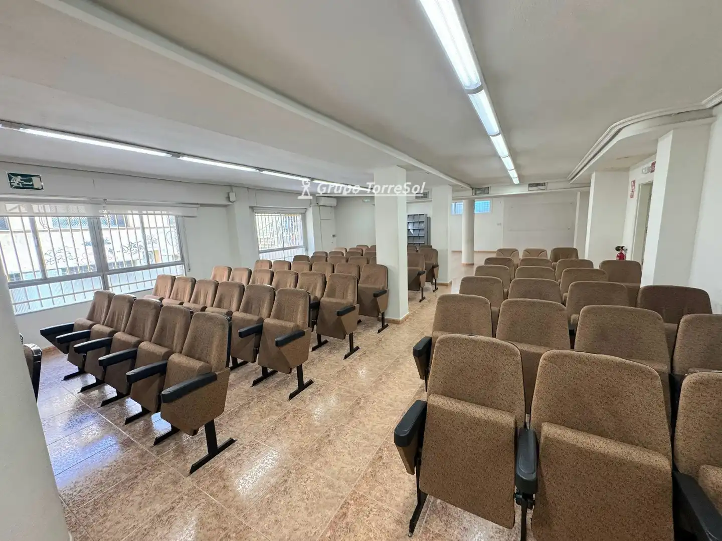 Gewerbefläche zum Verkauf in Clara Campoamor, imagen 2