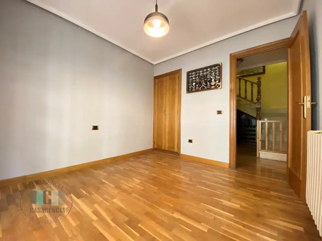Duplexes for sale in Calle Poeta Verdaguer, Hospital - Plaza del Real