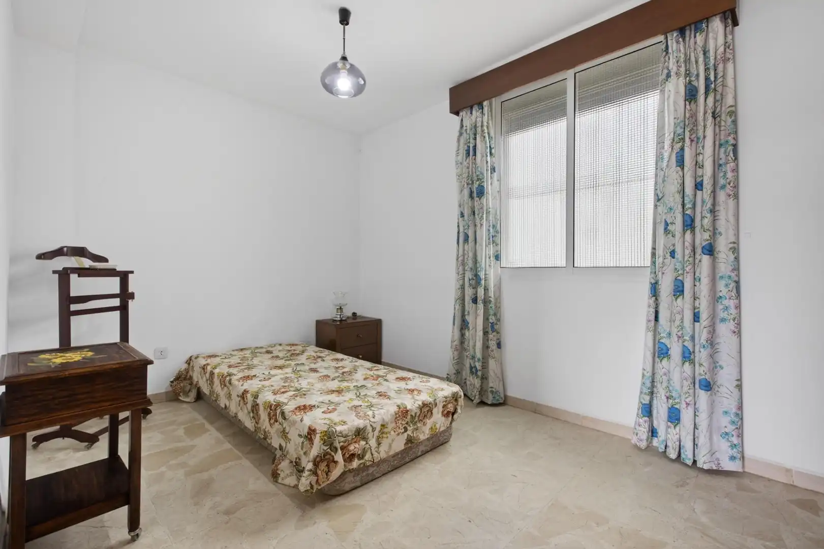 Bedroom of Houses for sale in Sevilla  with Air Conditioner, Terrace and Balcony