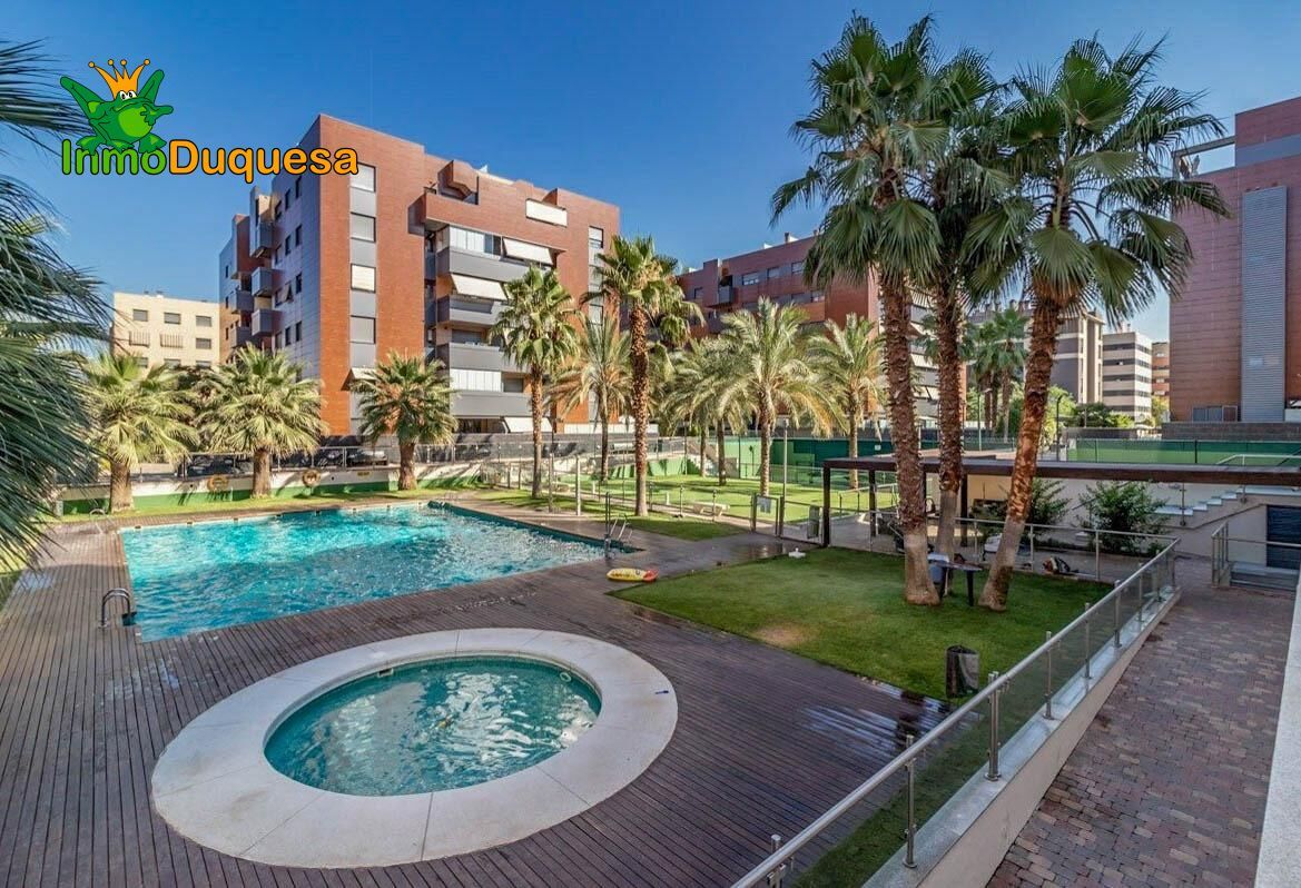 Exterior view of Flat for sale in  Granada Capital  with Air Conditioner, Heating and Private garden