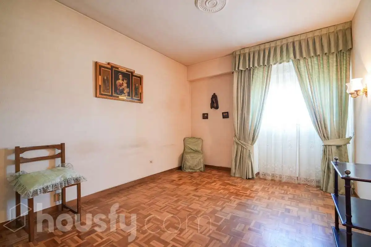 Bedroom of Flat for sale in Madrid  with Heating, Terrace and Storage room