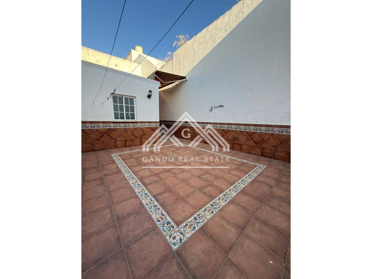 Jardí de Casa adosada en venda en Dos Hermanas amb Jardí privat i Terrassa