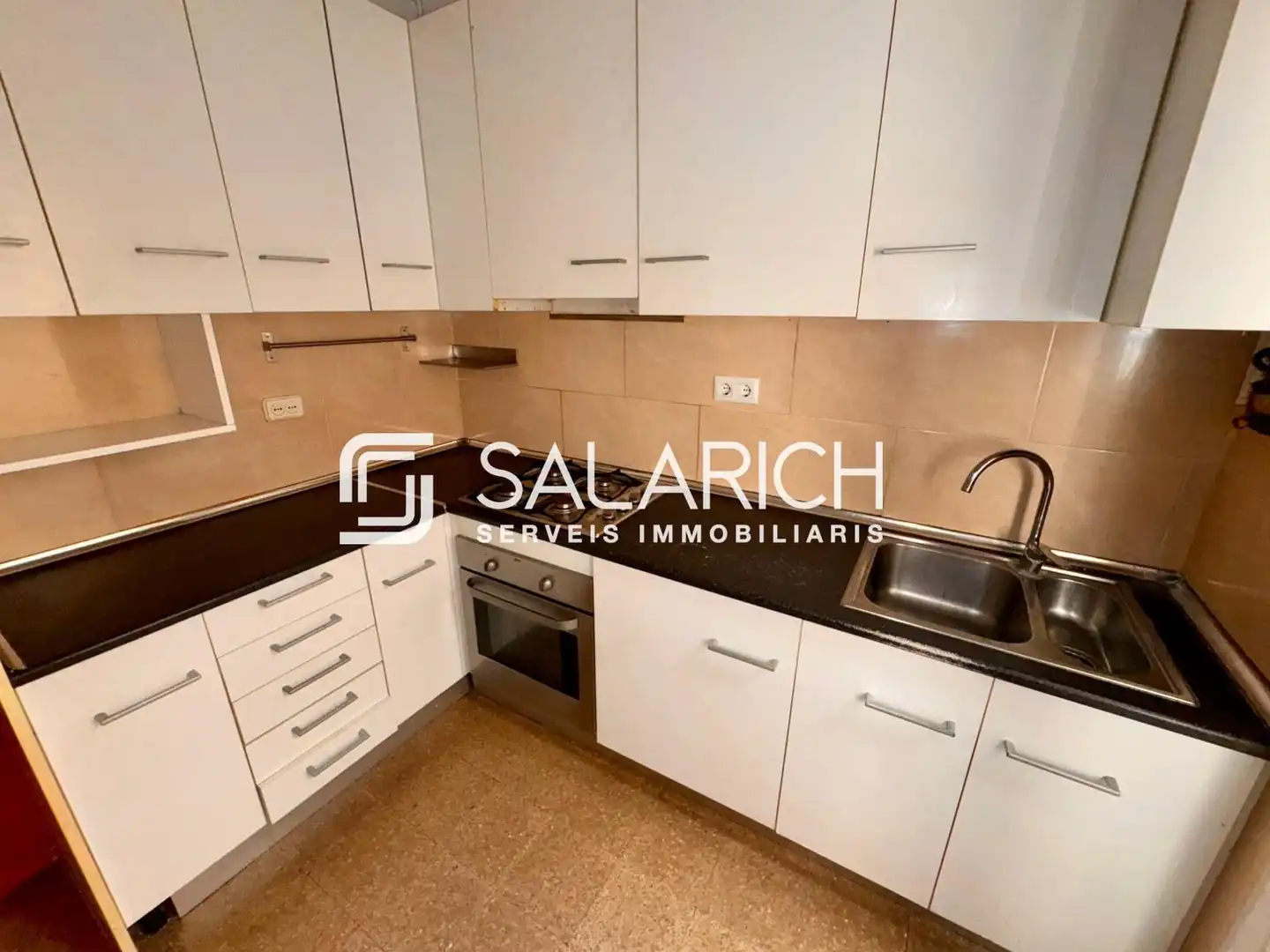 Cocina de Piso en venta en Barcelona con Aire acondicionado
