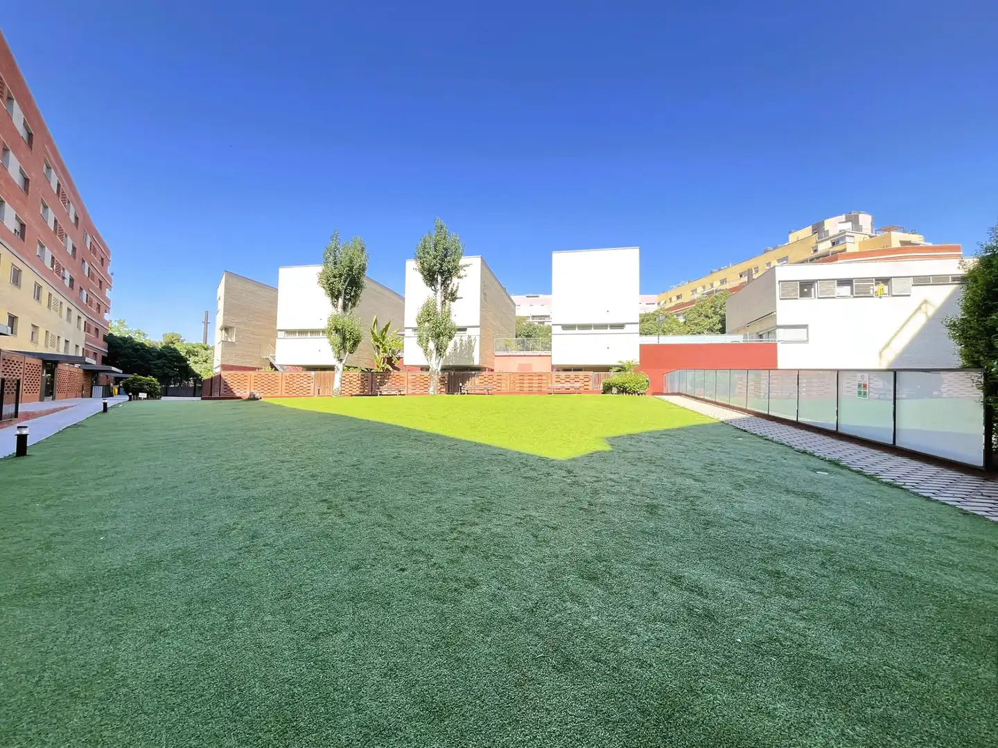 Vista exterior de Pis en venda en Barcelona amb Aire condicionat, Calefacció i Forn