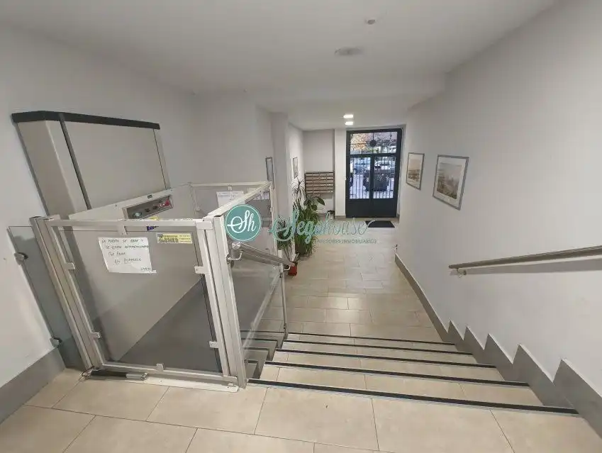 Piso en venta en Segovia con Calefacción, Terraza y Amueblado
