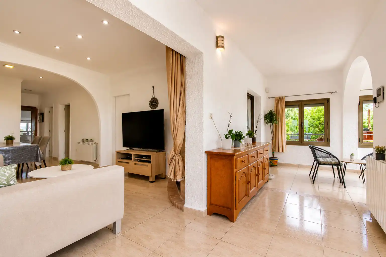 Sala de estar de Casa o chalet en venta en Roses con Aire acondicionado, Calefacción y Jardín privado
