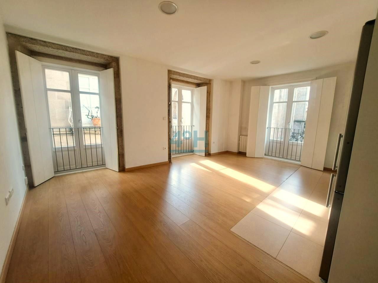 Sala d'estar de Estudi de lloguer en Ourense Capital  amb Calefacció i Balcó