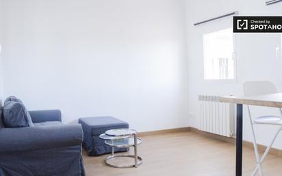 Living room of Flat to rent in  Madrid Capital  with Air Conditioner and Balcony