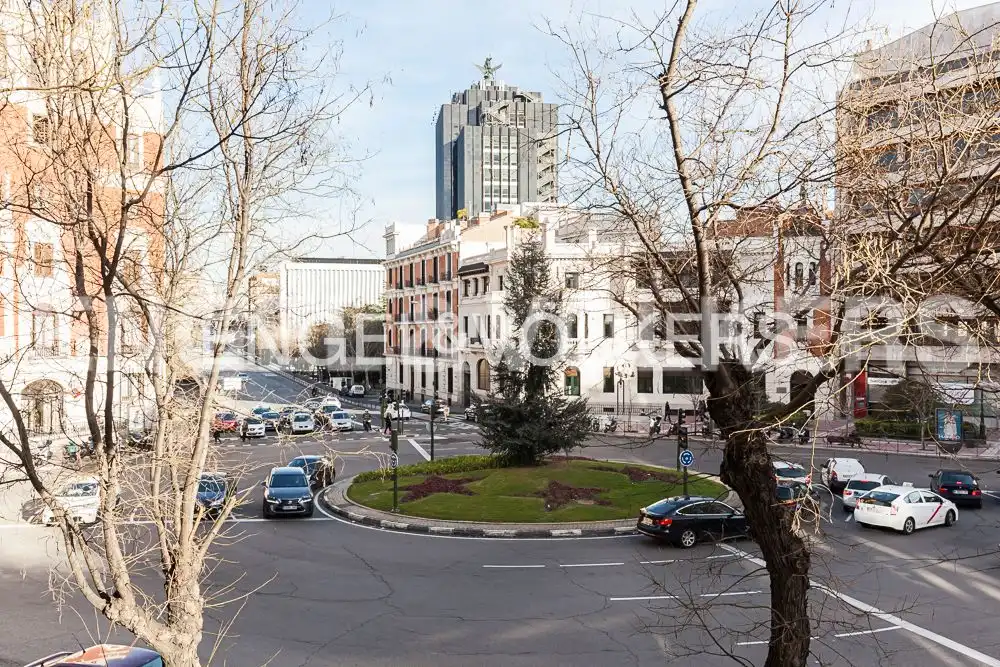 Außenansicht von Wohnung zum Verkauf in Madrid mit Heizung
