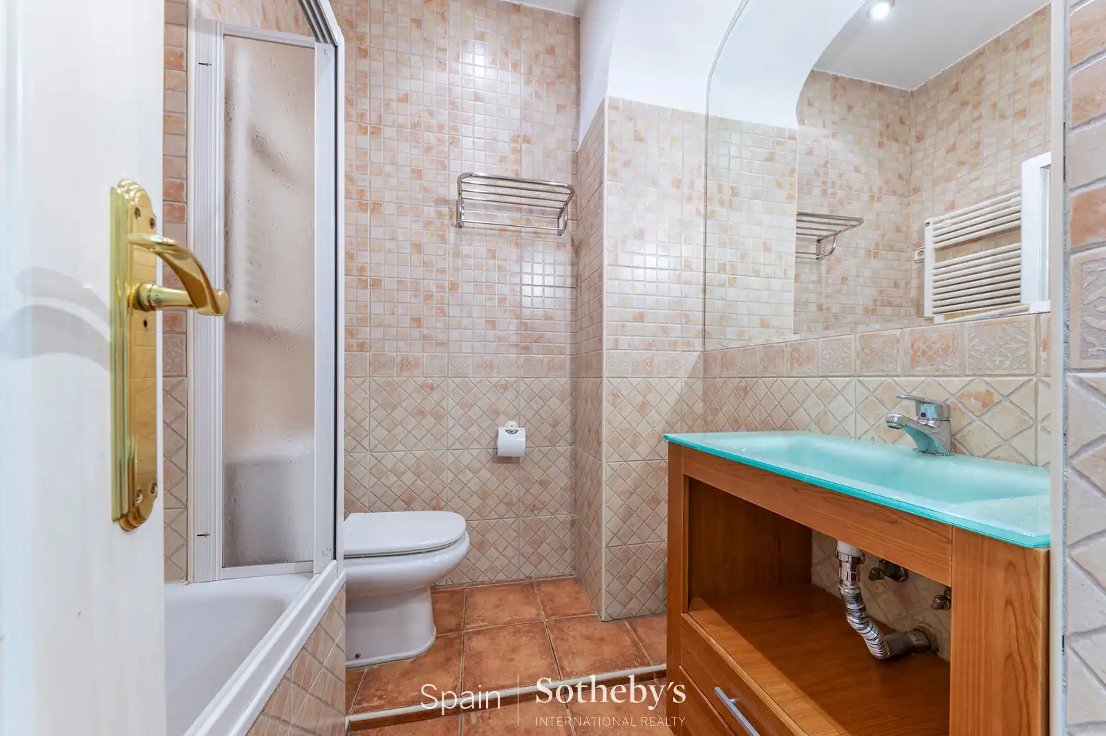Badezimmer von Wohnungen zum Verkauf in Alicante / Alacant mit Klimaanlage