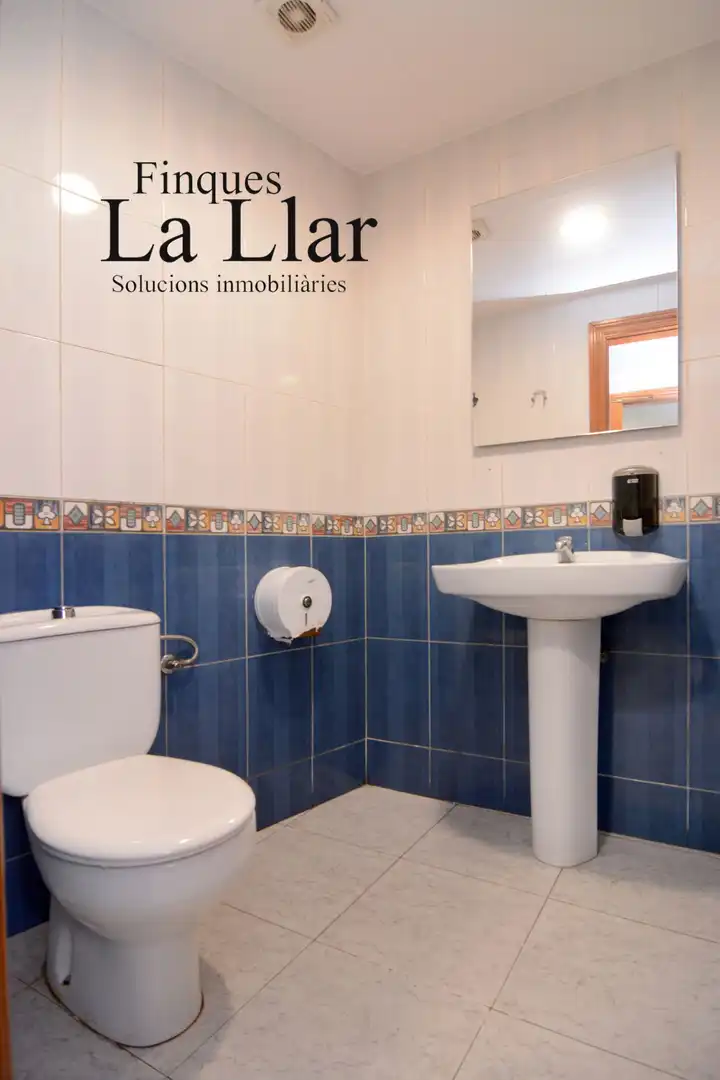 Commercial properties for sale in d'Ernest Lluch, Torrent Ballester