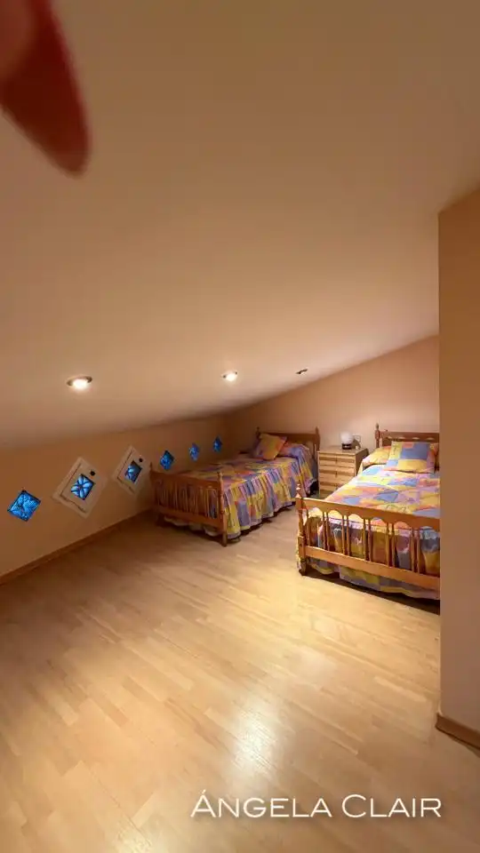 Habitación de Casa o chalet en venta en Sant Boi de Llobregat con Calefacción, Terraza y Trastero
