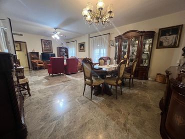 Flat with balcony for sale in La Carlota