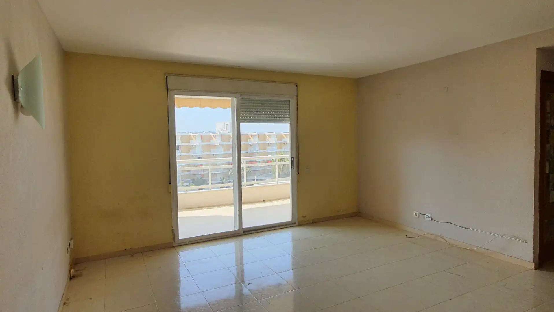 Dormitori de Apartament en venda en Vila-seca amb Terrassa i Piscina comunitària