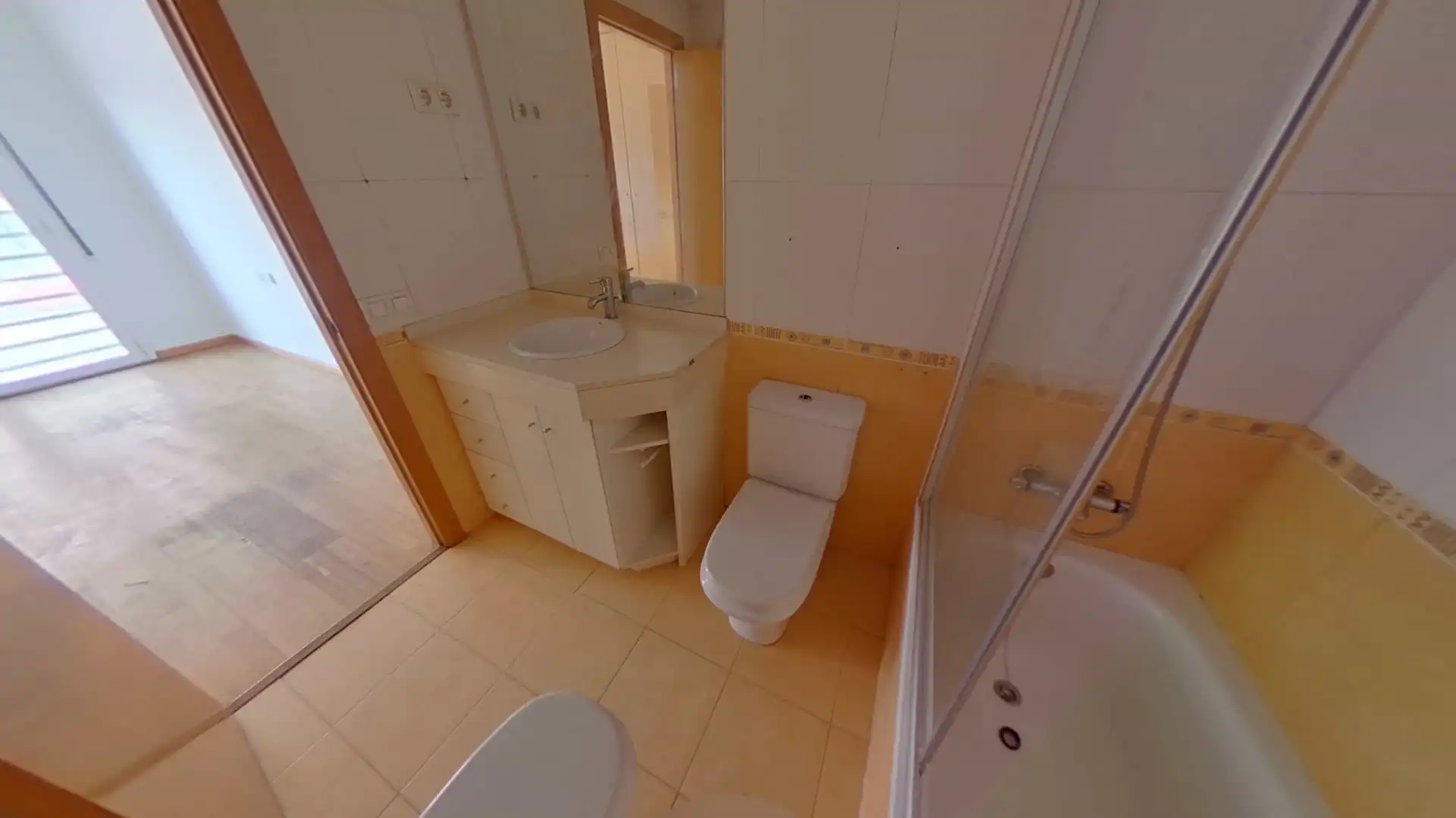 Bathroom of Flat for sale in Sabadell
