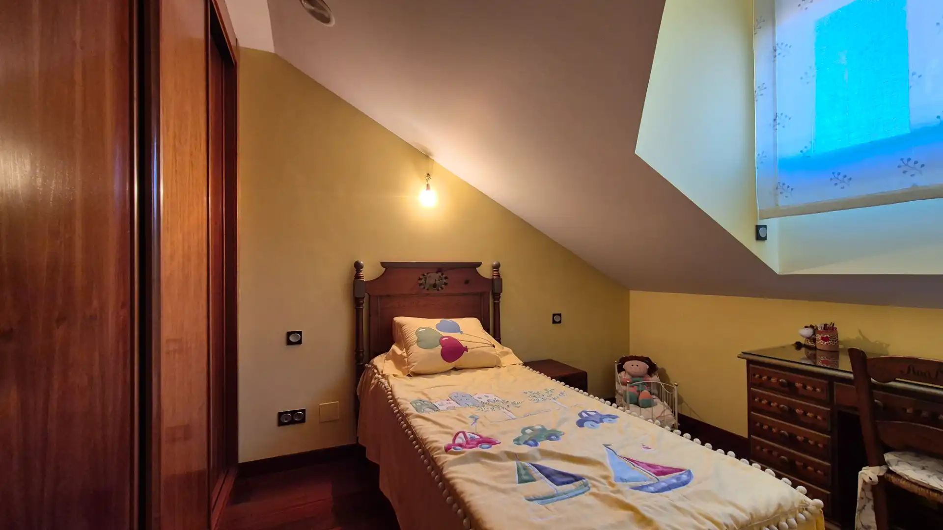 Bedroom of Duplexes for sale in Palencia  with Heating, Parquet flooring and Storage room
