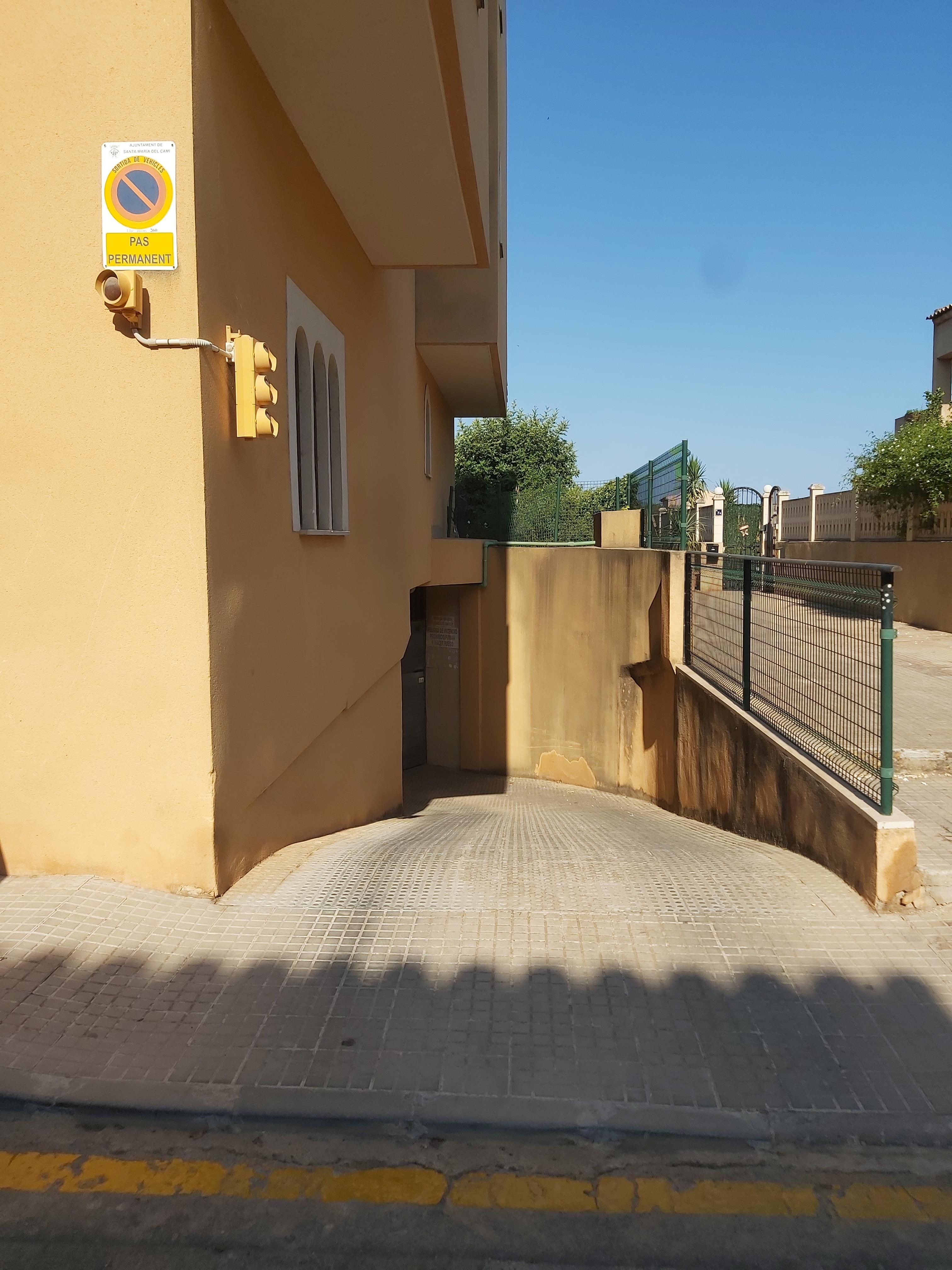 Vista exterior de Garatge en venda en Santa María del Camí