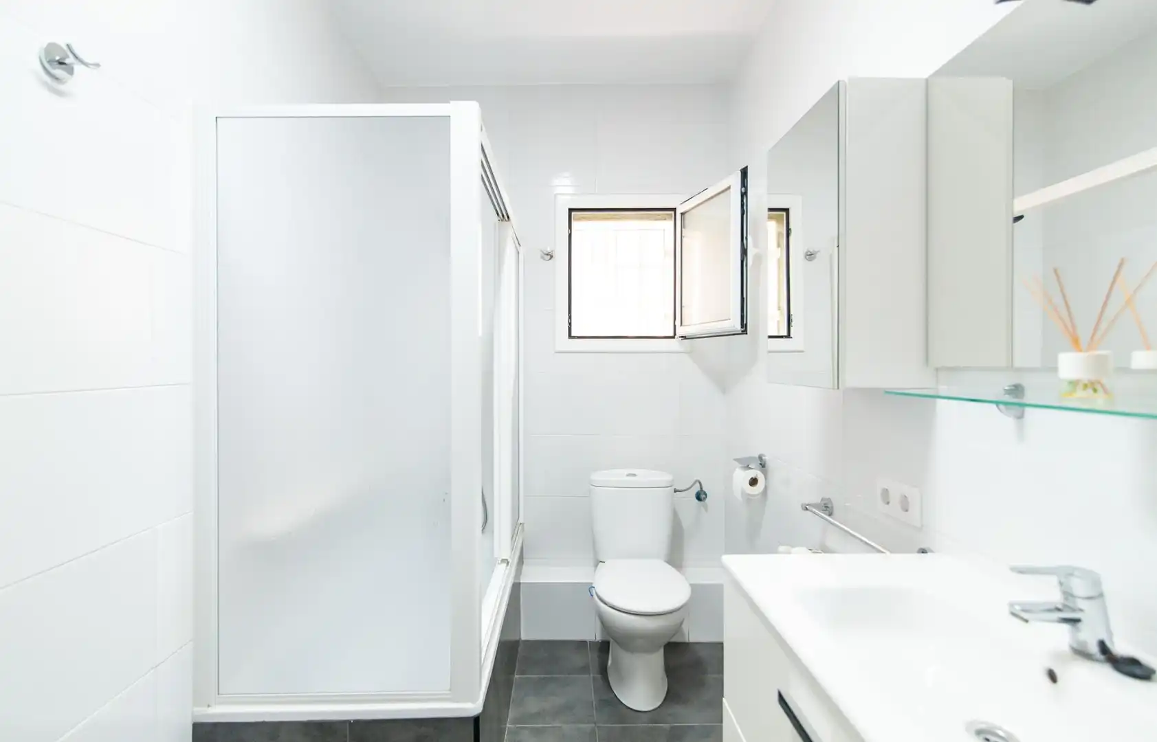 Piso con terraza en venta en Carrer MANUEL BARBA I ROCA, imagen 24