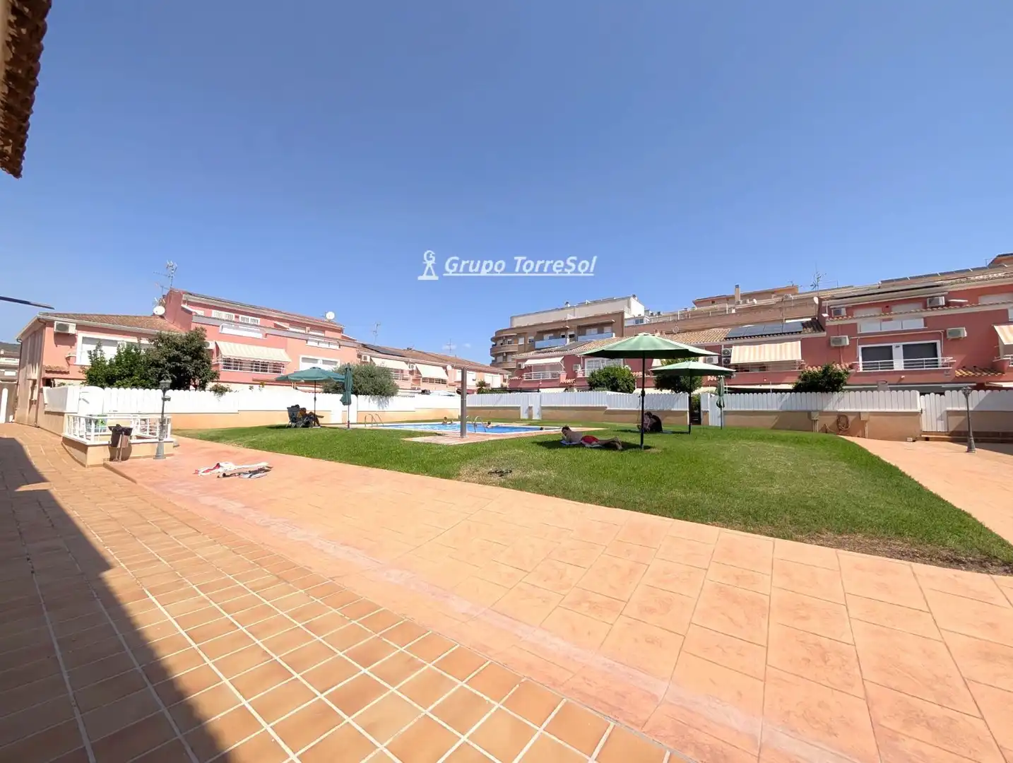 Vista exterior de Casa adosada en venta en El Vendrell con Aire acondicionado, Calefacción y Terraza