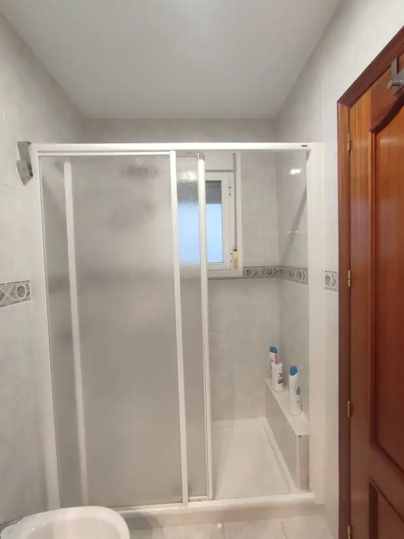 Bathroom of Apartments for rent in Conil de la Frontera  with Air Conditioner and Heating