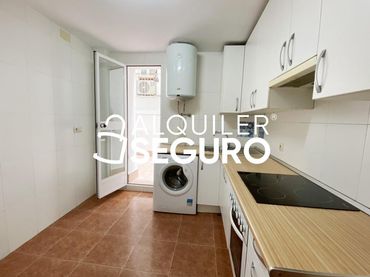 Piso con ascensor en alquiler en de Valderribas