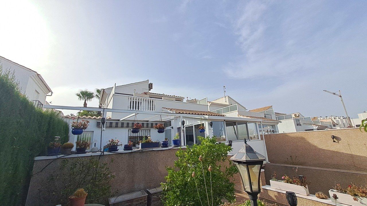 Exterior view of House or chalet for sale in Orihuela