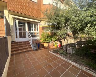 Jardí de Casa adosada en venda en Villanueva de la Cañada amb Aire condicionat, Terrassa i Piscina