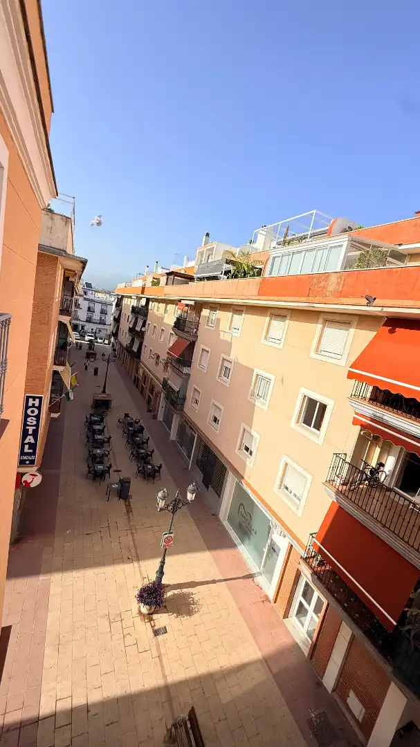 Vista exterior de Piso en venta en Marbella con Terraza, Amueblado y Horno