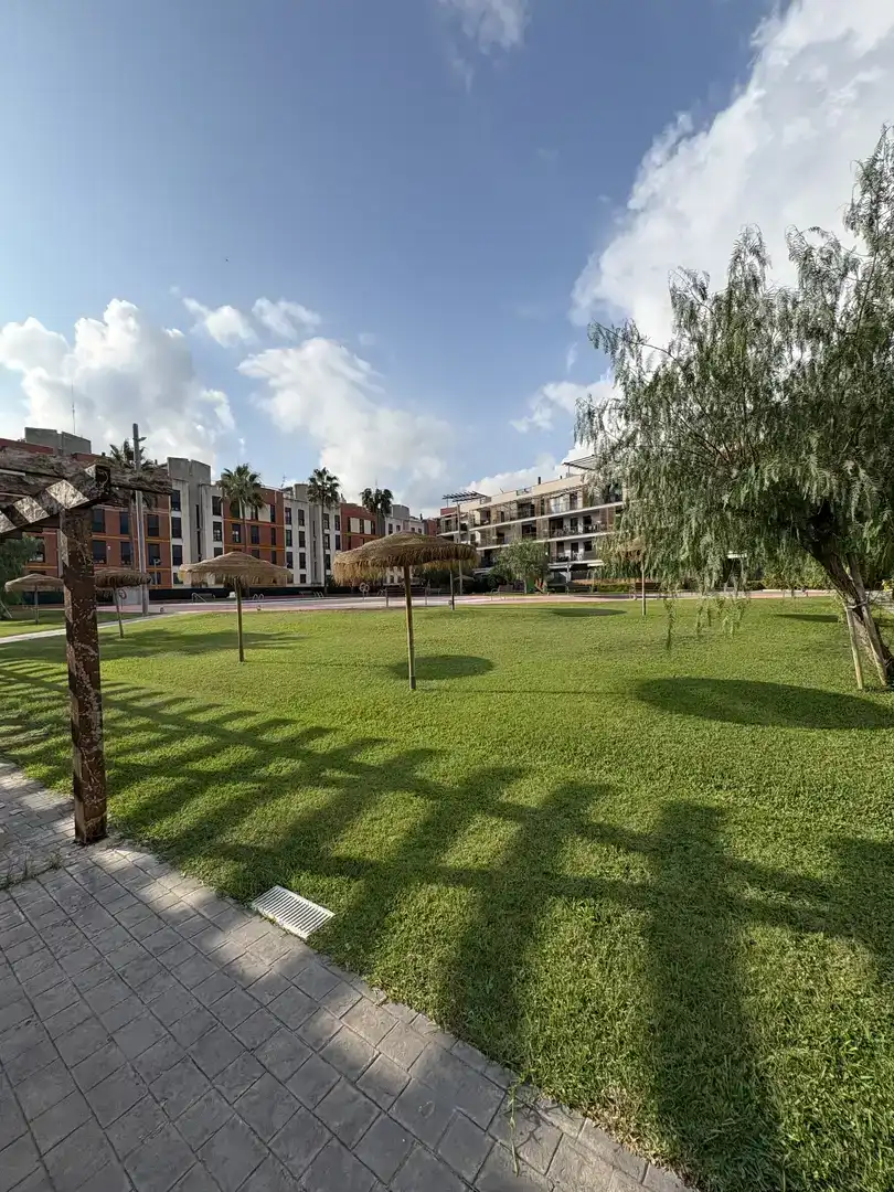 Vista exterior de Pis en venda en Cubelles amb Aire condicionat, Jardí privat i Traster