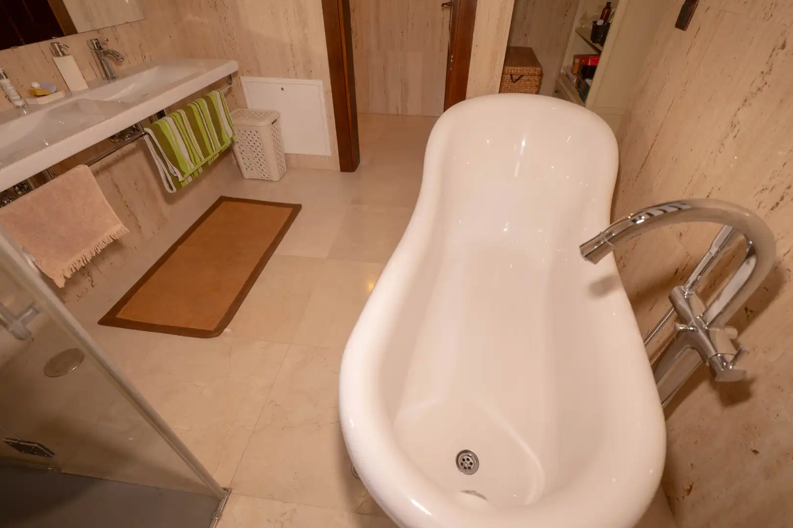Badezimmer von Country house zum Verkauf in Válor mit Privatgarten, Terrasse und Abstellraum