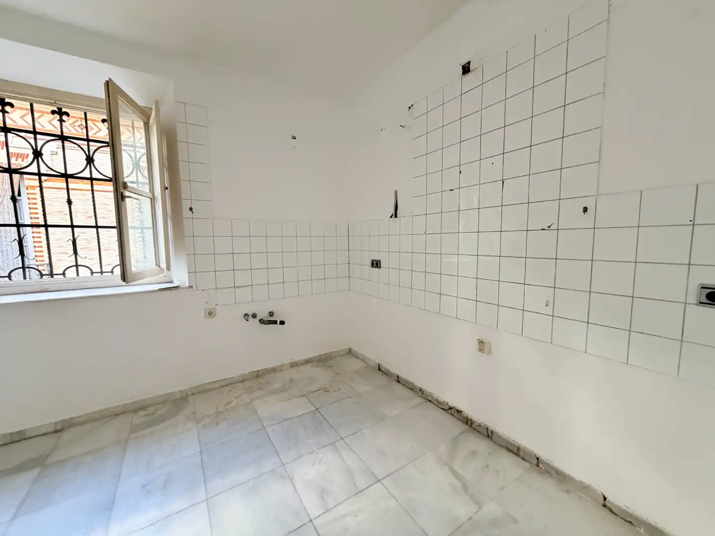 Cuina de Pis en venda en Sevilla amb Aire condicionat i Balcó