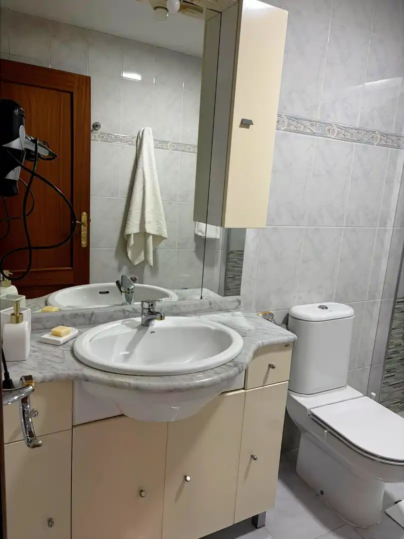 Bathroom of Flat for rent in Cangas   with Furnished and Balcony