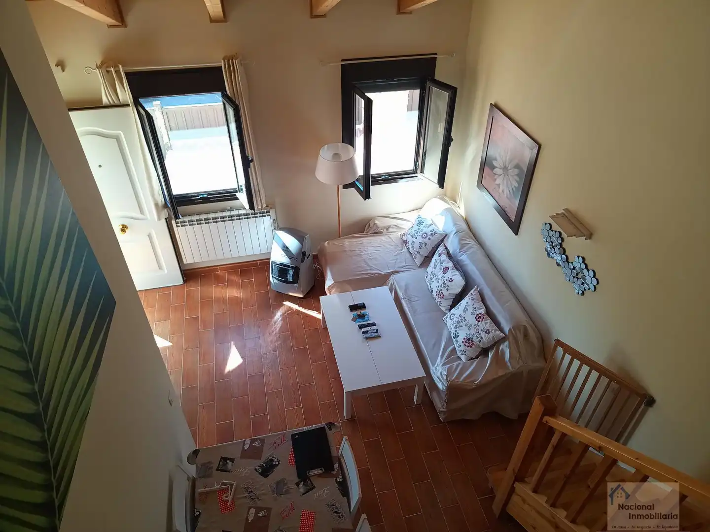 Sala d'estar de Casa adosada en venda en Ituero y Lama amb Calefacció, Traster i Alarma