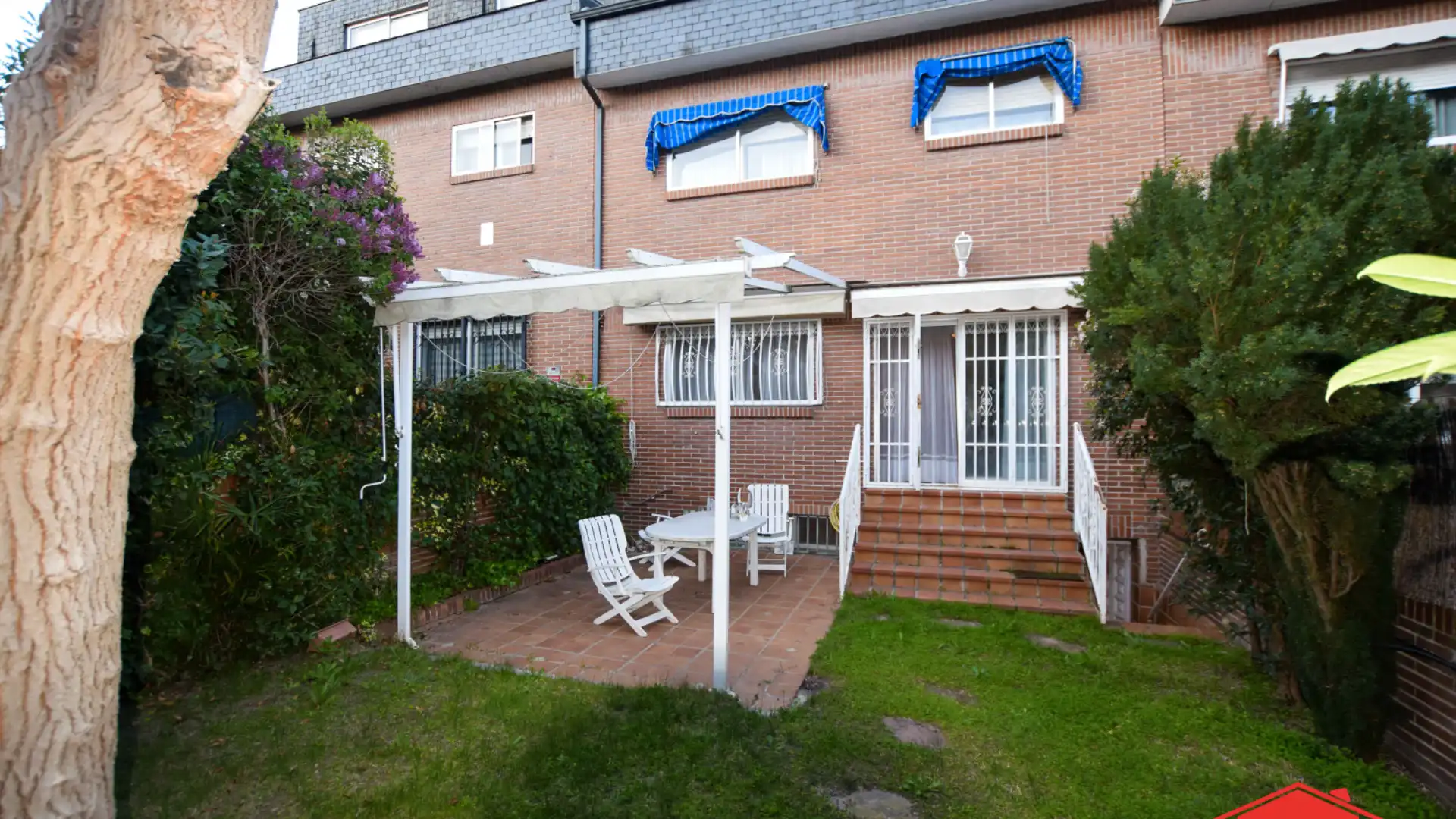 Jardín de Casa adosada en venta en Pozuelo de Alarcón con Aire acondicionado, Calefacción y Jardín privado