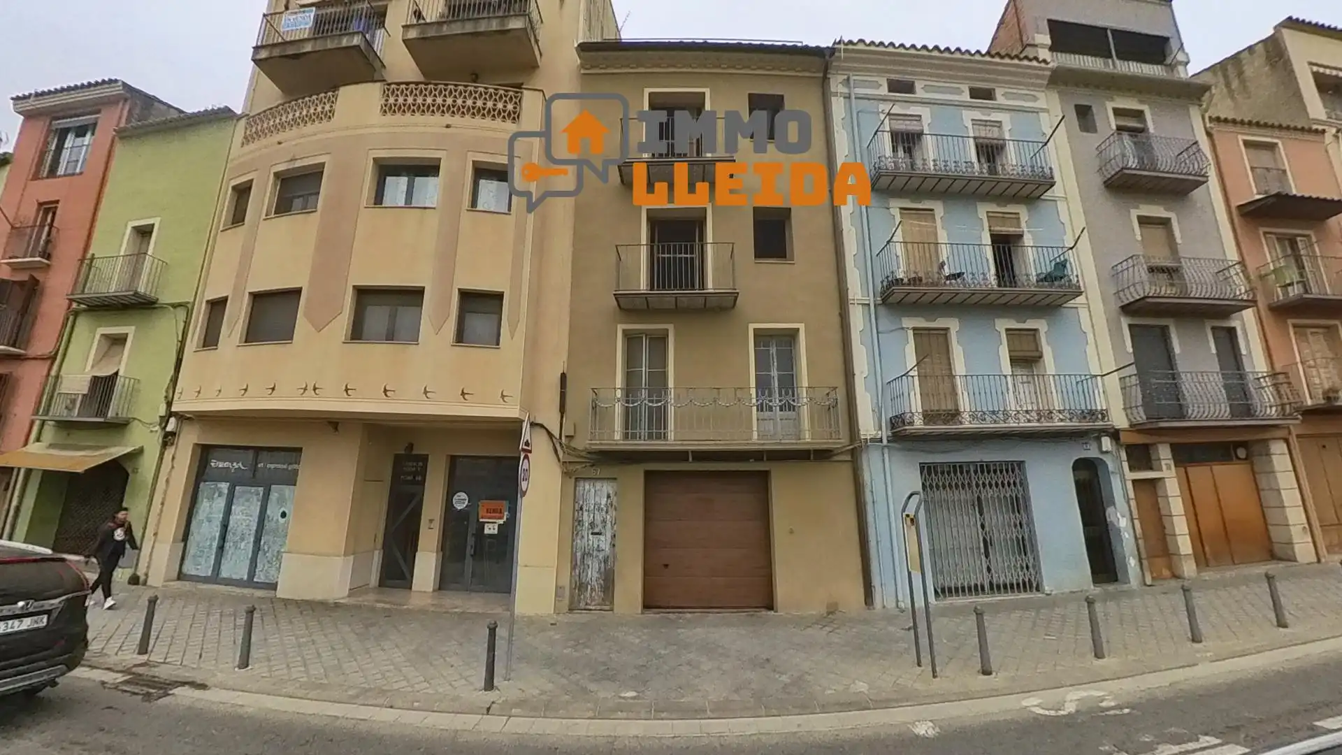 Vista exterior de Casa adosada en venda en Balaguer amb Internet