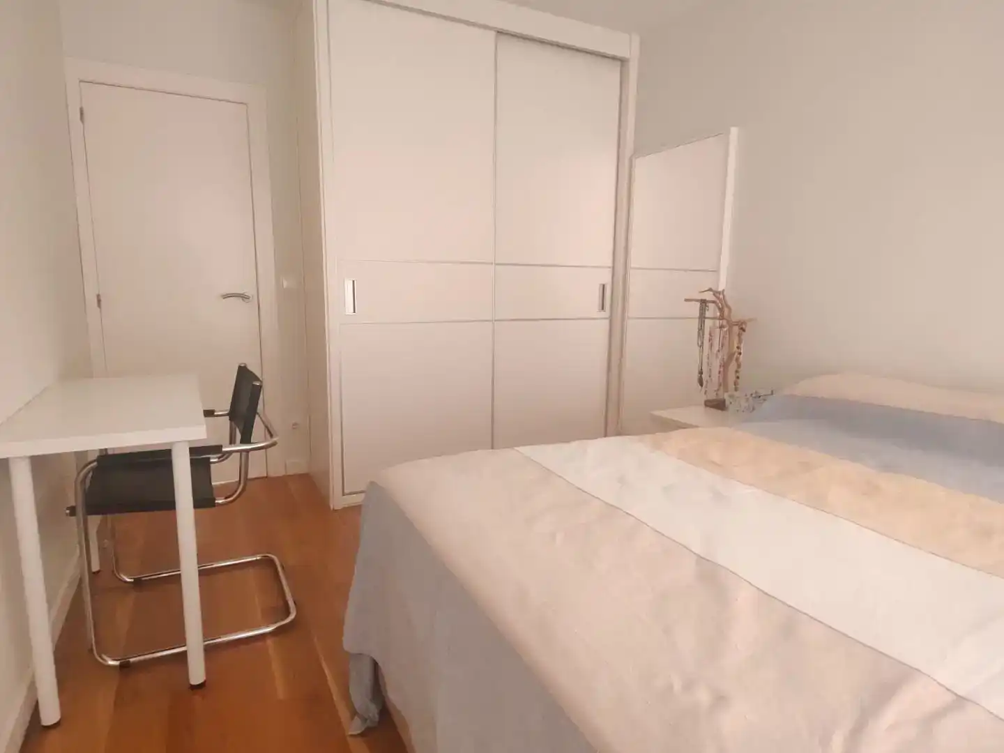 Habitación de Piso en venta en Los Castros