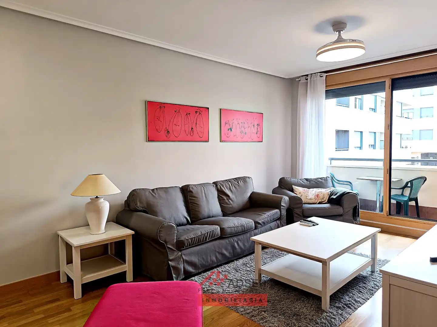 Sala d'estar de Pis en venda en Lardero amb Calefacció, Parquet i Terrassa