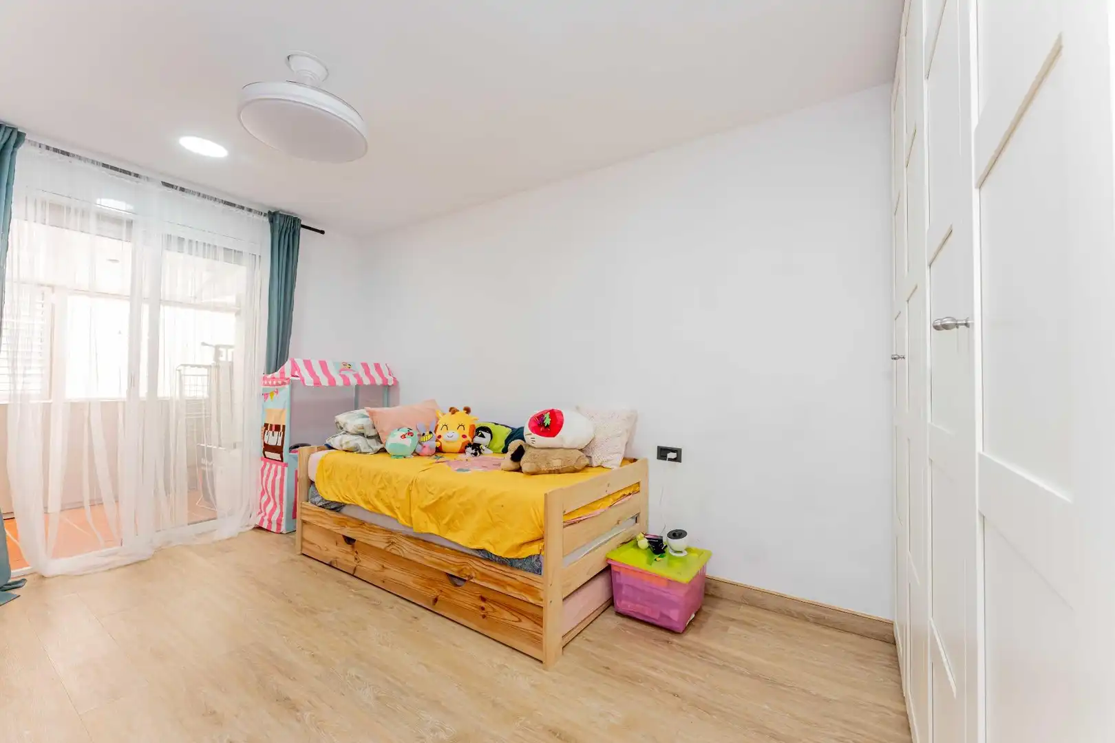 Bedroom of Flat for sale in Castelldefels  with Air Conditioner, Heating and Parquet flooring