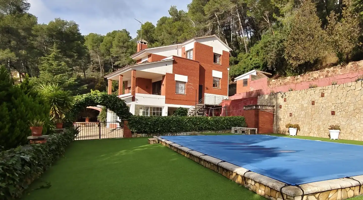 Piscina de Casa o xalet en venda en Cervelló amb Jardí privat, Terrassa i Piscina