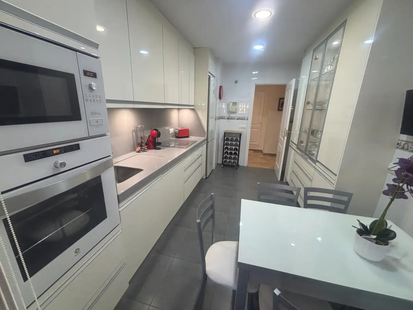 Cocina de Piso en venta en Marbella con Aire acondicionado, Terraza y Amueblado