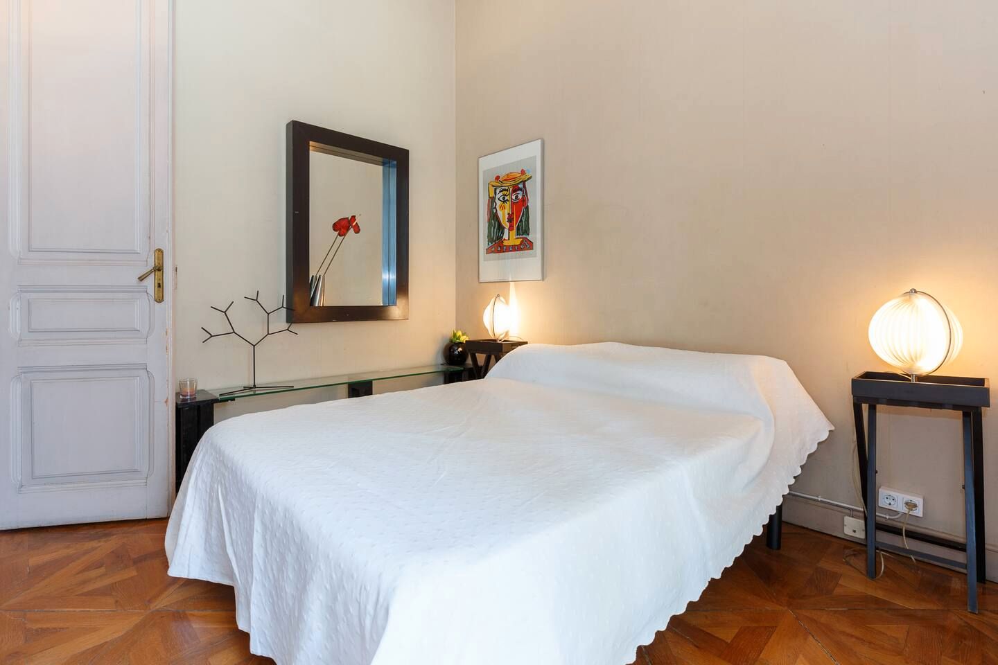Habitación de Piso de alquiler en  Barcelona Capital con Aire acondicionado, Piscina y Amueblado