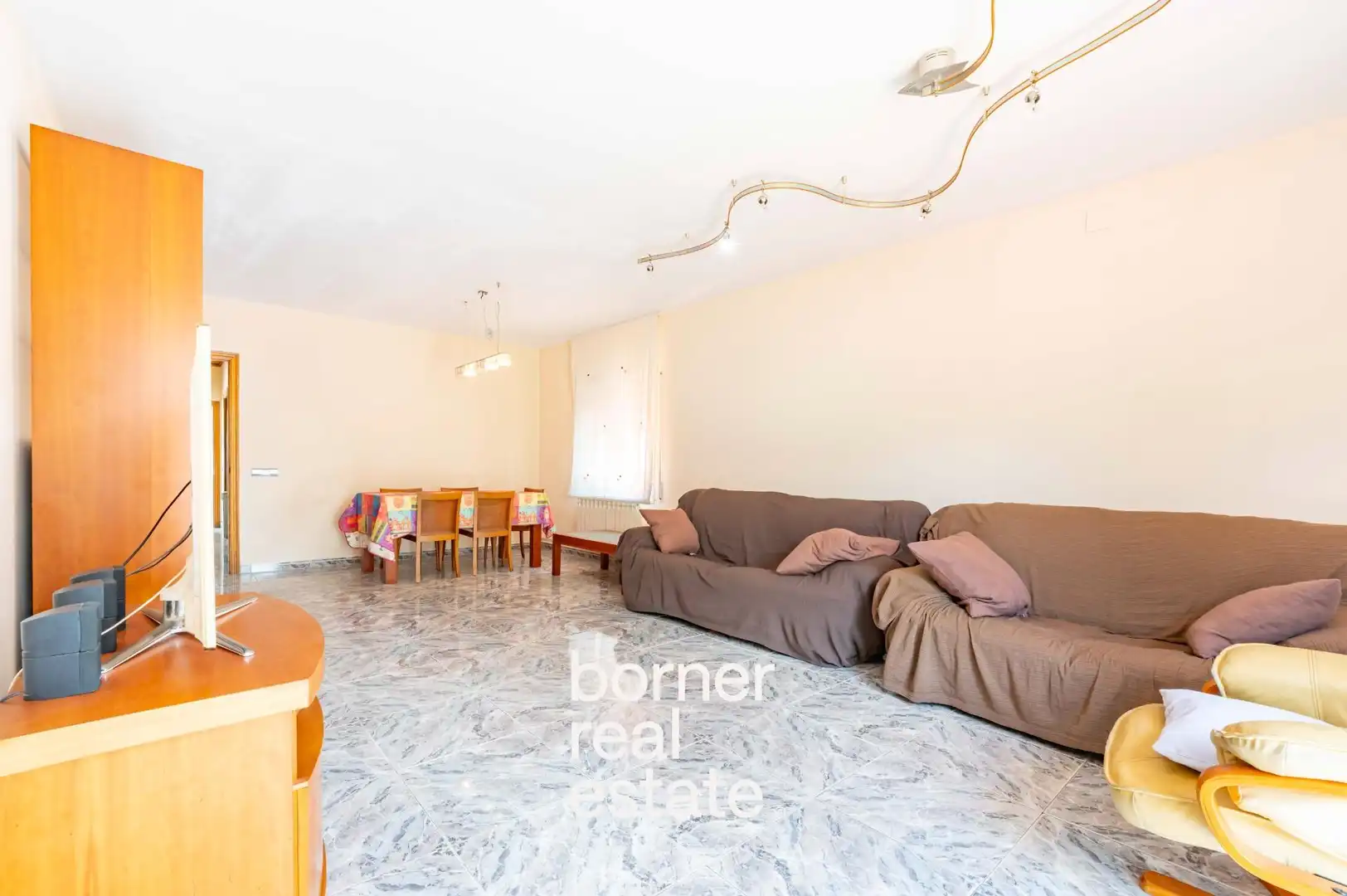Vista exterior de Casa o xalet en venda en Sant Cugat del Vallès amb Aire condicionat, Calefacció i Jardí privat