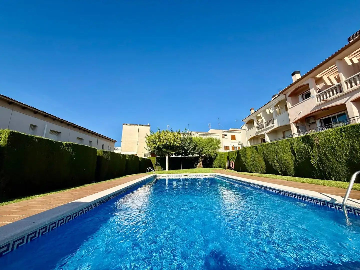 Piscina de Casa adosada en venta en Calafell con Aire acondicionado, Calefacción y Terraza