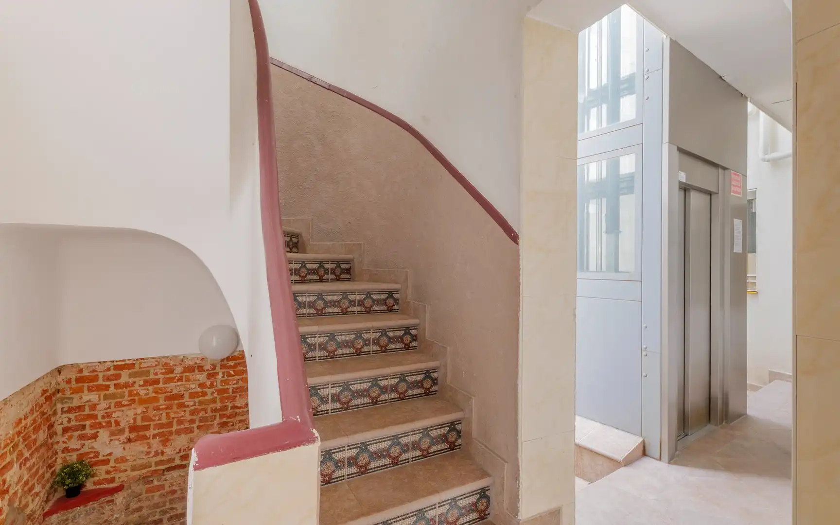Flat for rent in Madrid  with Heating and Furnished