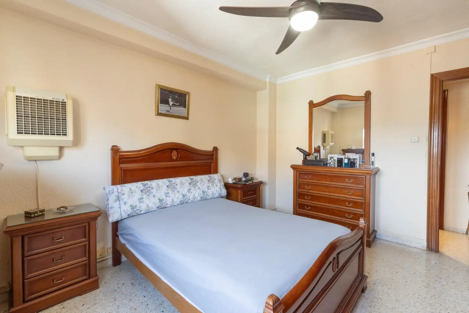 Habitación de Piso en venta en Granada con Aire acondicionado, Calefacción y Balcón