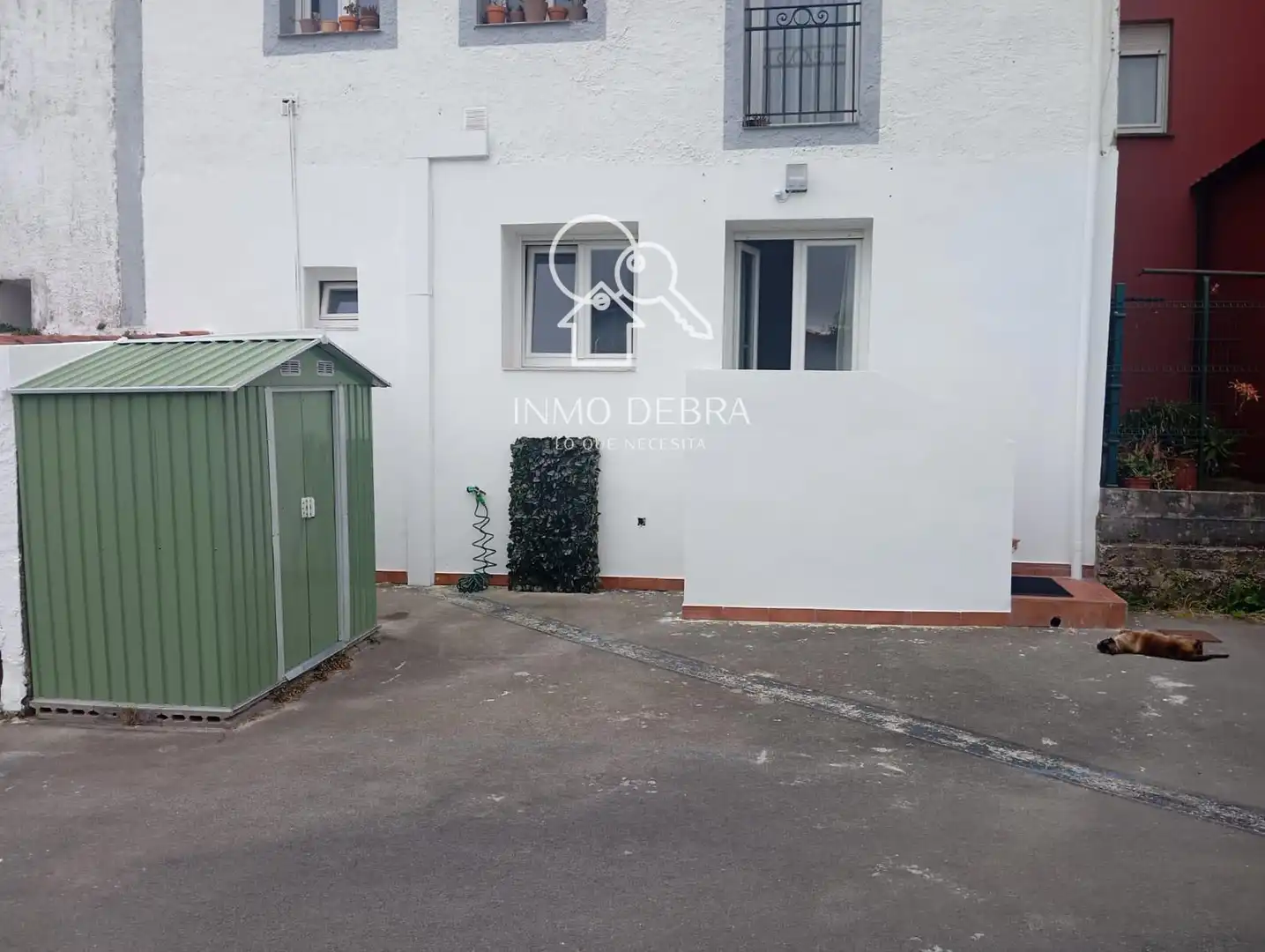 Außenansicht von Wohnung zum Verkauf in Muros de Nalón mit Terrasse, Abstellraum und Möbliert