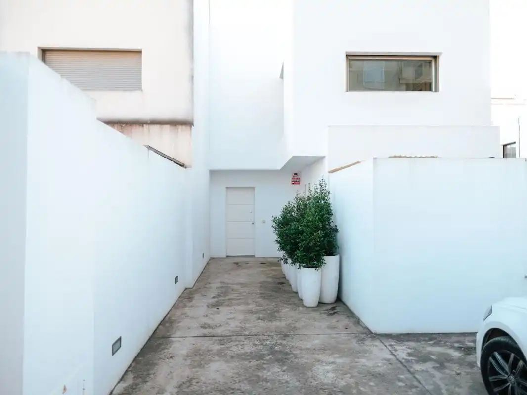 Vista exterior de Casa adosada en venta en Sant Josep de sa Talaia con Aire acondicionado, Calefacción y Piscina