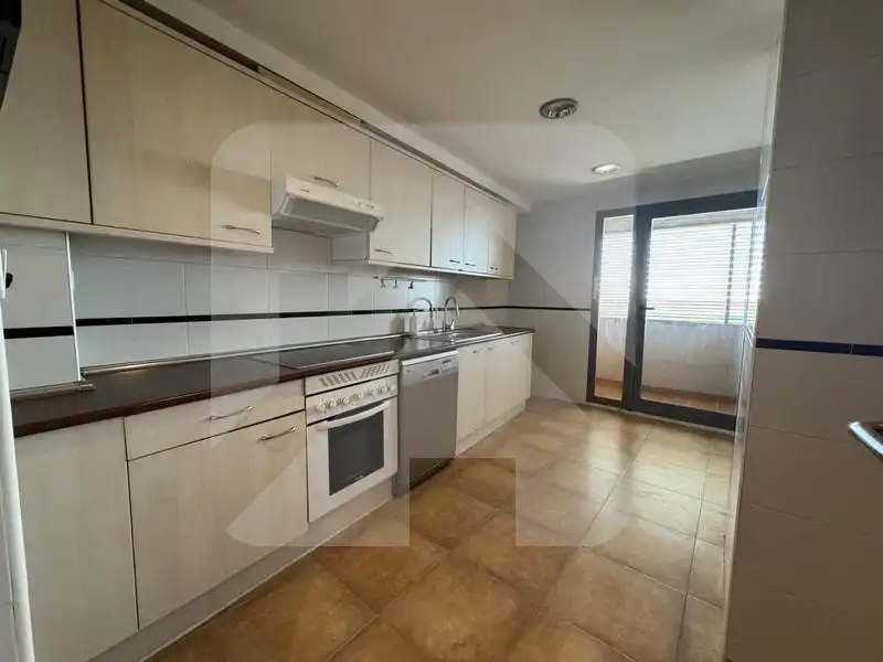 Cocina de Ático en venta en Valdemoro con Aire acondicionado, Calefacción y Jardín privado