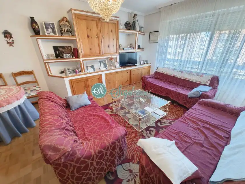 Living room of Flat for sale in Segovia  with Heating, Parquet flooring and Terrace