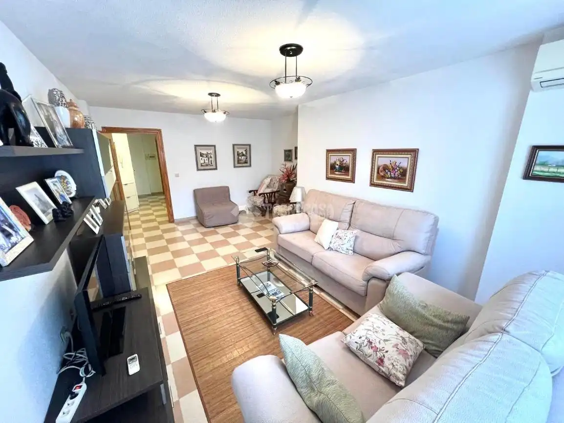 Sala de estar de Piso en venta en Estepona